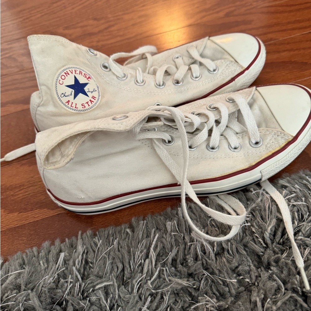 White Converse Women’s High Top Size 8.5